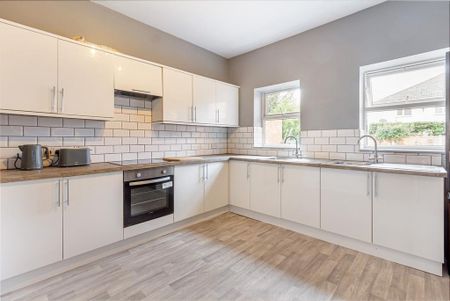 1 bedroom in a house share to rent - Photo 5