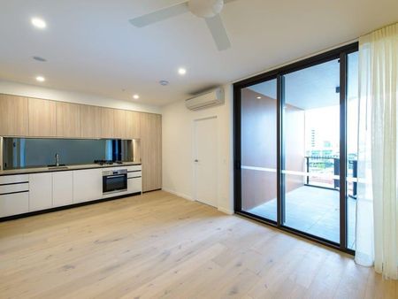 Fully Furnished 1-Bedroom + Big Study Apartment in the Heart of West End - Photo 3