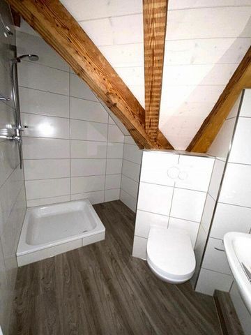 Zentral gelegene 1.5 Zi-Maisonette-Studio - Photo 2