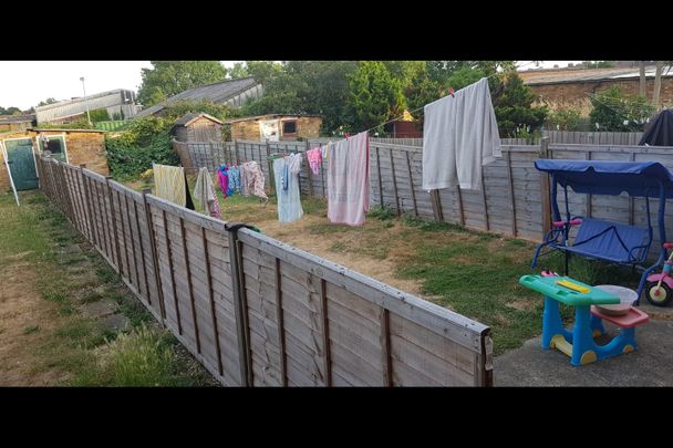 2 Bed Maisonette, Eastern Avenue, IG2 - Photo 1