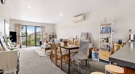 Charming 3BR Townhouse in Avondale! - Photo 4