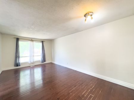 For Lease - 222 Castlefrank Road Unit# Upper, Kanata, Ontario - Photo 2