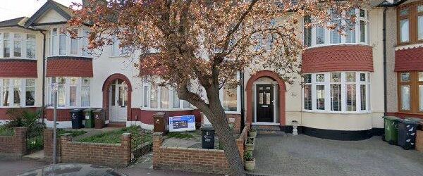 1 Bed Flat, Beccles Drive, IG11 - Photo 1