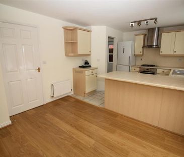 3 bedroom detached house to rent - Photo 5