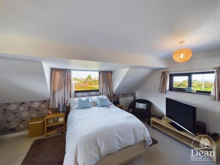 4 bedroom detached house to rent - Photo 3