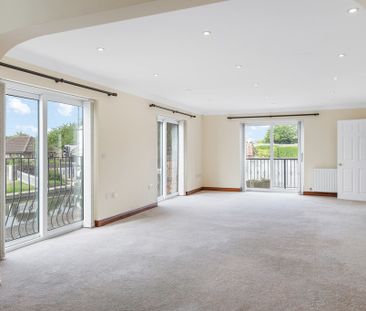 3 bedroom Detached Bungalow to let - Photo 1