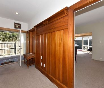 Large Character 2 Bedroom Home - Photo 2