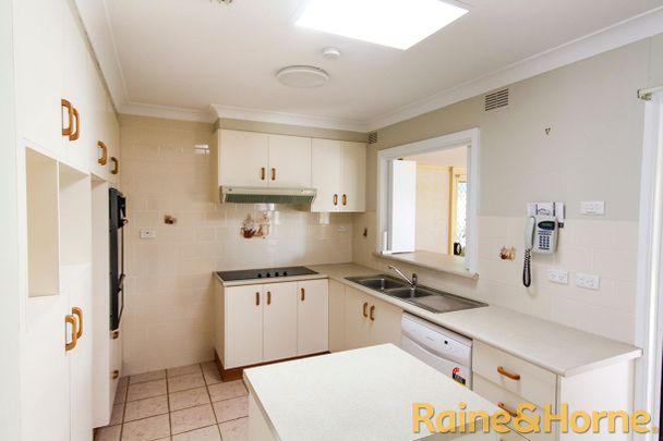 Family Home in convenient location - Photo 1