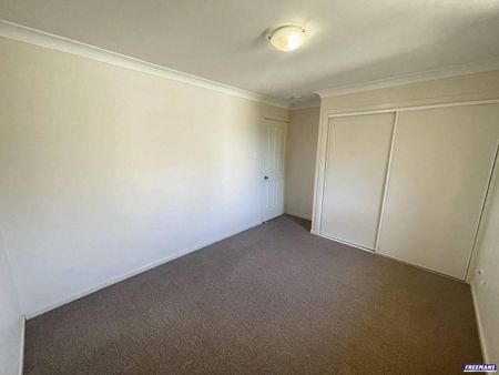 Modern 2 Bedroom Unit in Great Complex - Photo 5
