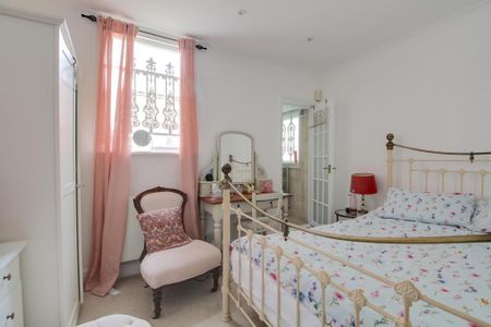 3 bedroom flat to rent - Photo 4