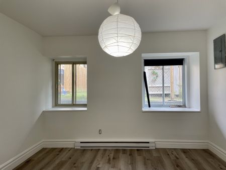 Ahuntsic: Maison de 4 chambres, 2 salles de bain, cour et terrasse en location semi-meublée. - Photo 4