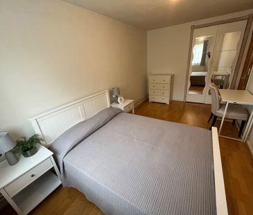 Room in a Shared House, Usk Road, SW11 - Photo 2