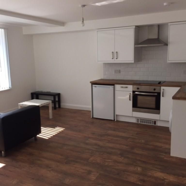 Studio to rent - Photo 1