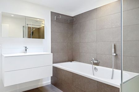 Maison 3 façades avec 800m² de jardin / Avenue Hamoir - Photo 4