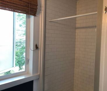 Kline - 1 Bedroom Upper Level Flat just off Quinpool! - Photo 3