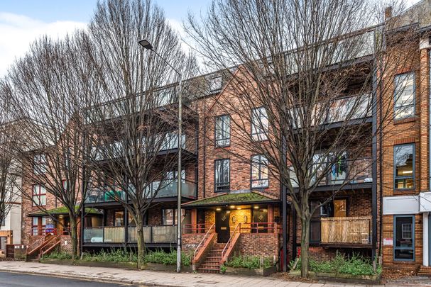 London Road, Kingston Upon Thames, Surrey, KT2 - Photo 1