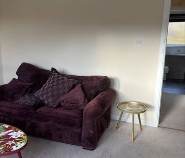 2 Bed Flat, Innellan Gardens, G20 - Photo 3