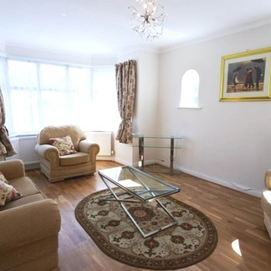 3 bed semi-detached to rent - Photo 1