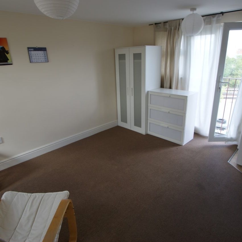 Studio Flat, Western Avenue, W3 - Photo 1