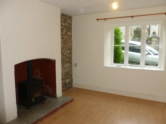 4 bedroom end of terrace house to rent - Photo 1