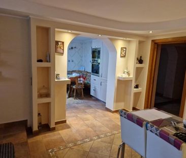 2070 APARTAMENT CU DOUA CMERE LA PARTERUL UNEI VILE, ZONA NORD - Fotografie 5