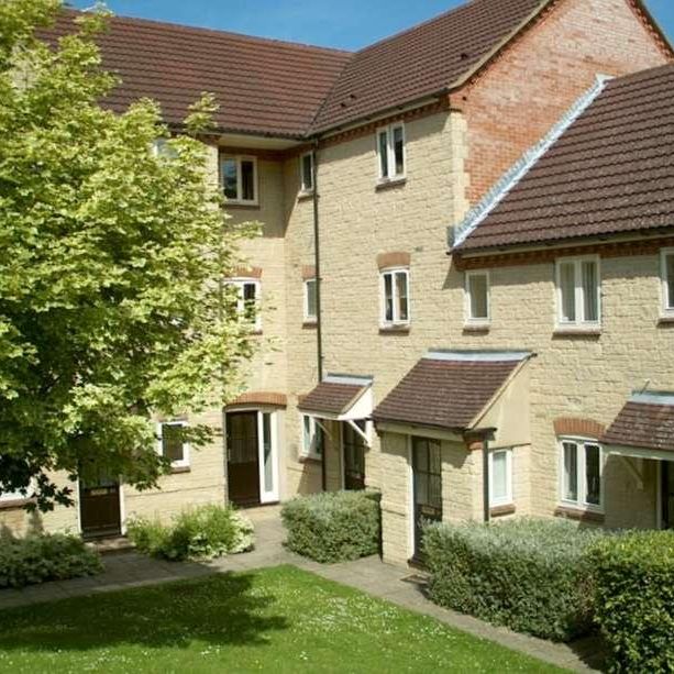 Kimber Close Wheatley Oxford, OX33 - Photo 1