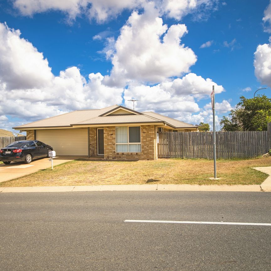 Fully Air-Conditioned - Perfect for Summer! - Photo 1