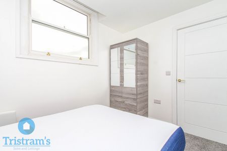 2 bed Apartment for Rent - Photo 2