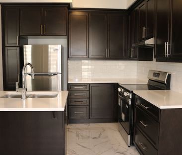 For Lease - 6 Vinewood Crescent, Barrie, Ontario - Photo 2