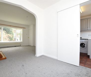 49, Springfield Avenue, Morley, Leeds, West Yorkshire, LS27 9PP - Photo 3