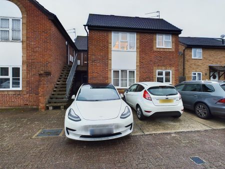 1 bedroom flat to rent - Photo 3