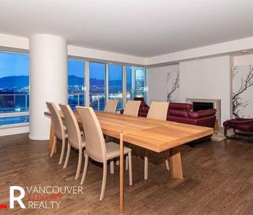 Condo in Downtown Vancouver, BC - Photo 3