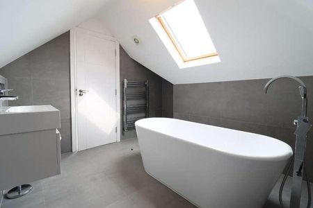 Edgwarebury Lane, Edgware, Middlesex, HA8 - Photo 4