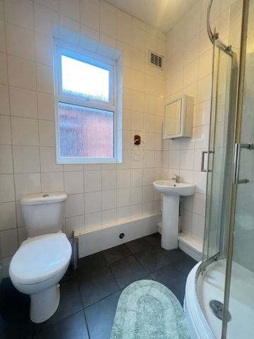 Walsgrave Road, Stoke, Coventry - - Photo 4
