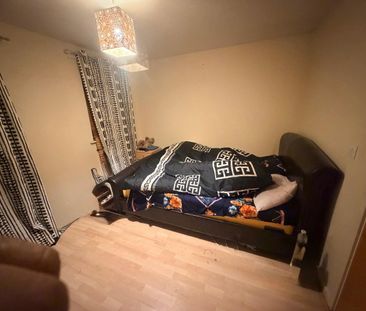 Room in a Shared Flat, Stratford Road, E13 - Photo 2