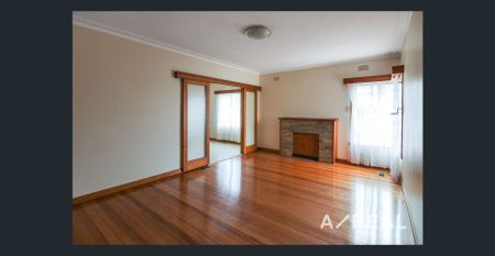 Classic Family Home - Photo 3