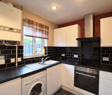 2 bedroom terraced house to rent - Photo 2