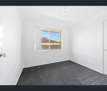 Newly Renovated Family Home with Brand-New Kitchen (Furniture is no... - Photo 3