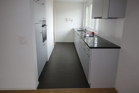 4.5 Zimmer, 100 m², 4. Stock - Photo 2