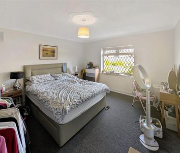 2 bedroom detached bungalow to rent - Photo 3