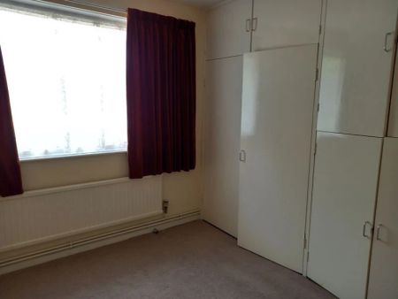 18 Johnson Court, Clinton Park, - Photo 3