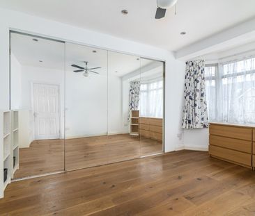 5 Bed Terraced House, Downshall Avenue, IG3 - Photo 6