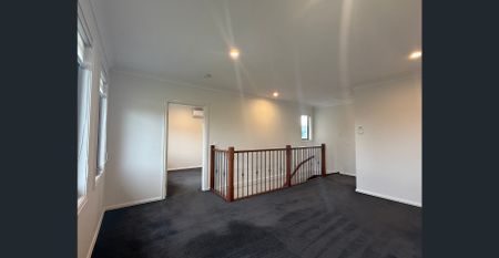 3 Bedrooms +1study with 2 Bathrooms 2 Carparks townhouse Available Now!!! - Photo 2