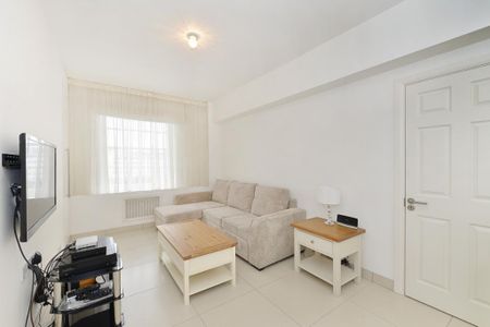 2 bedroom flat with 1 reception and 1 bathroom in Marylebone, W1H - Photo 3