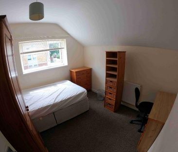 4 bedroom terraced house to rent - Photo 6