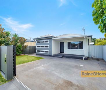 MODERN LIVING - Photo 5