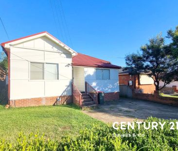 Make 36 Mort Street Your New Home! Water Included! - Photo 3