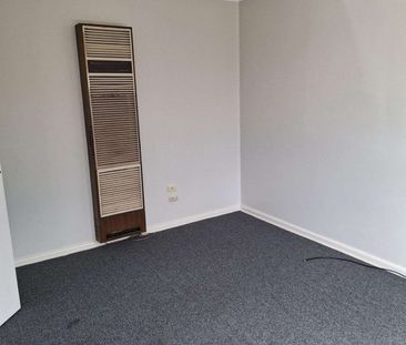 Two Bedroom Unit in Prime St Albans Location - Photo 5