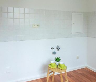 1-Raum-Wohnung mit Balkon und Einbauküche - Photo 1