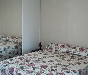 Sunny and Spacious 2 Bedroom Fully Furnished Apart - Photo 6